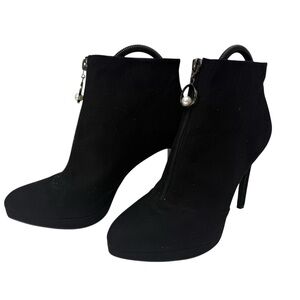 Nine West Women's Black
Suede Ankle Boots with Pearl
Zipper Pull size 8